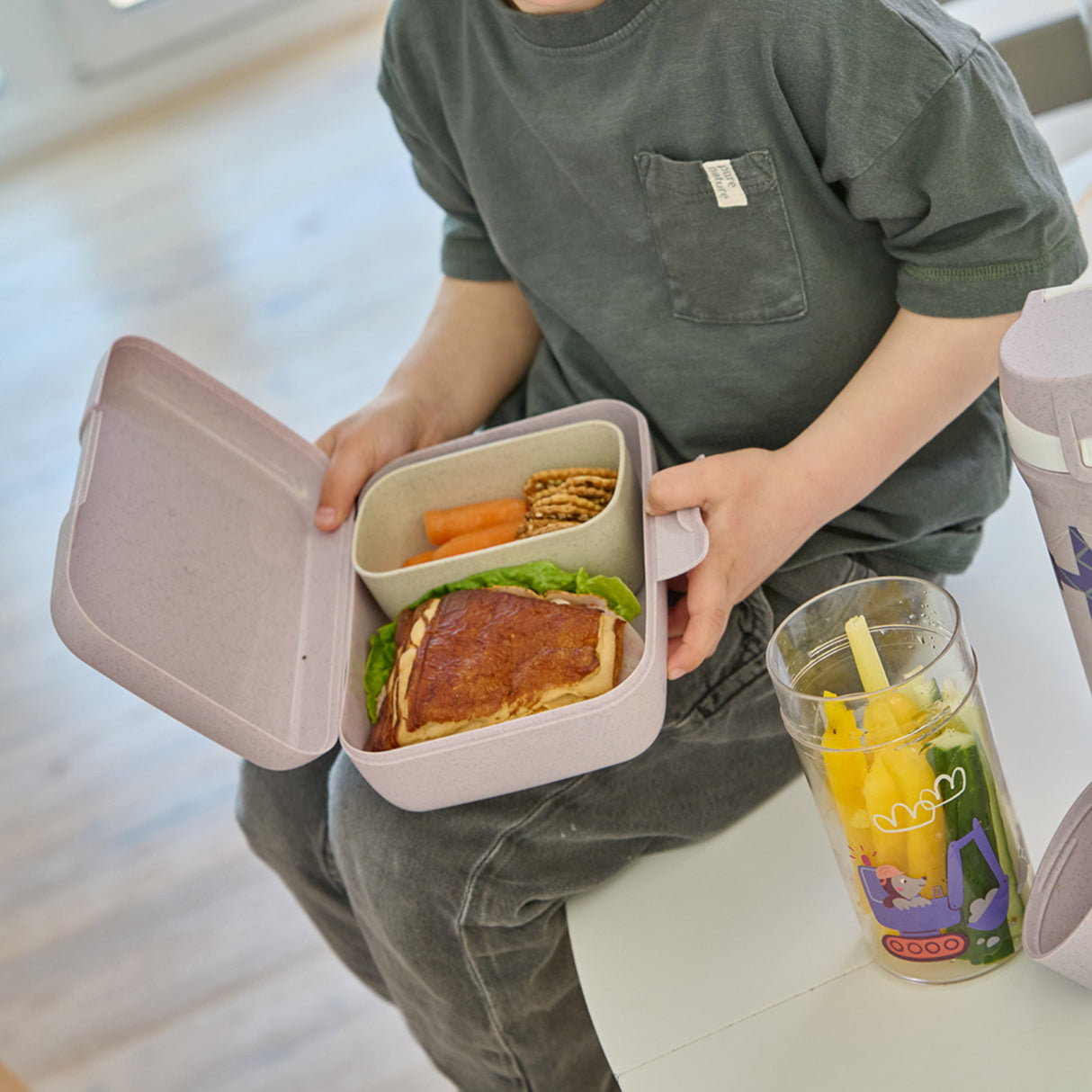 Koziol Organic Purple Grey Lunch Box Med Separation Skål Candy L Trucks
