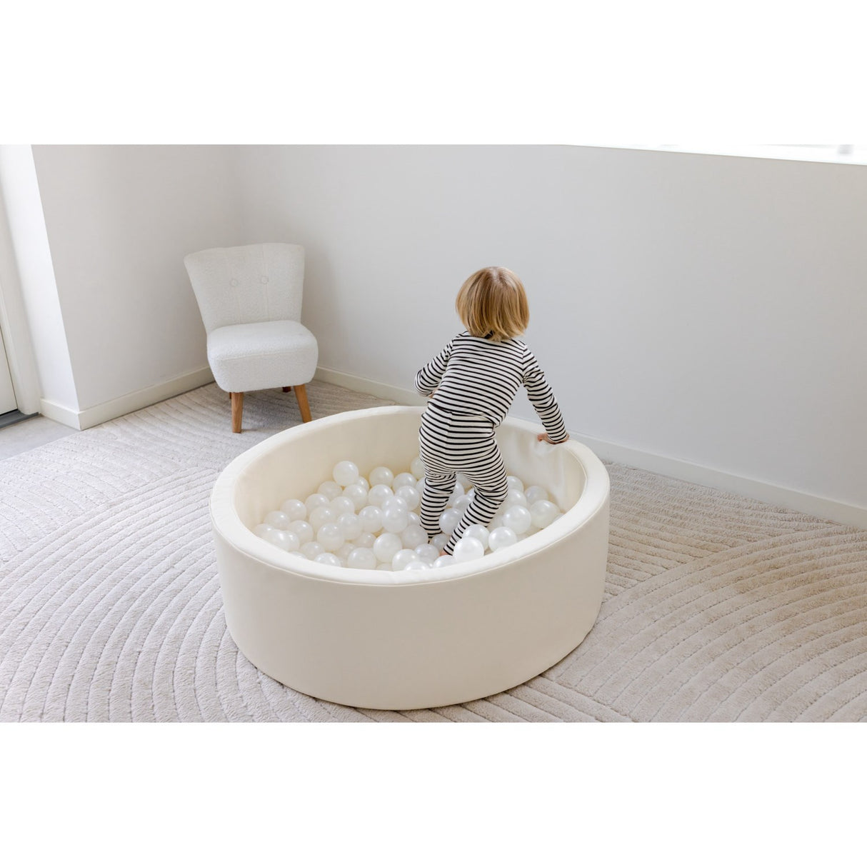 Tumble Time Vanilla Ball Pool i Vegan PU ø90cm 150 stk. Baller