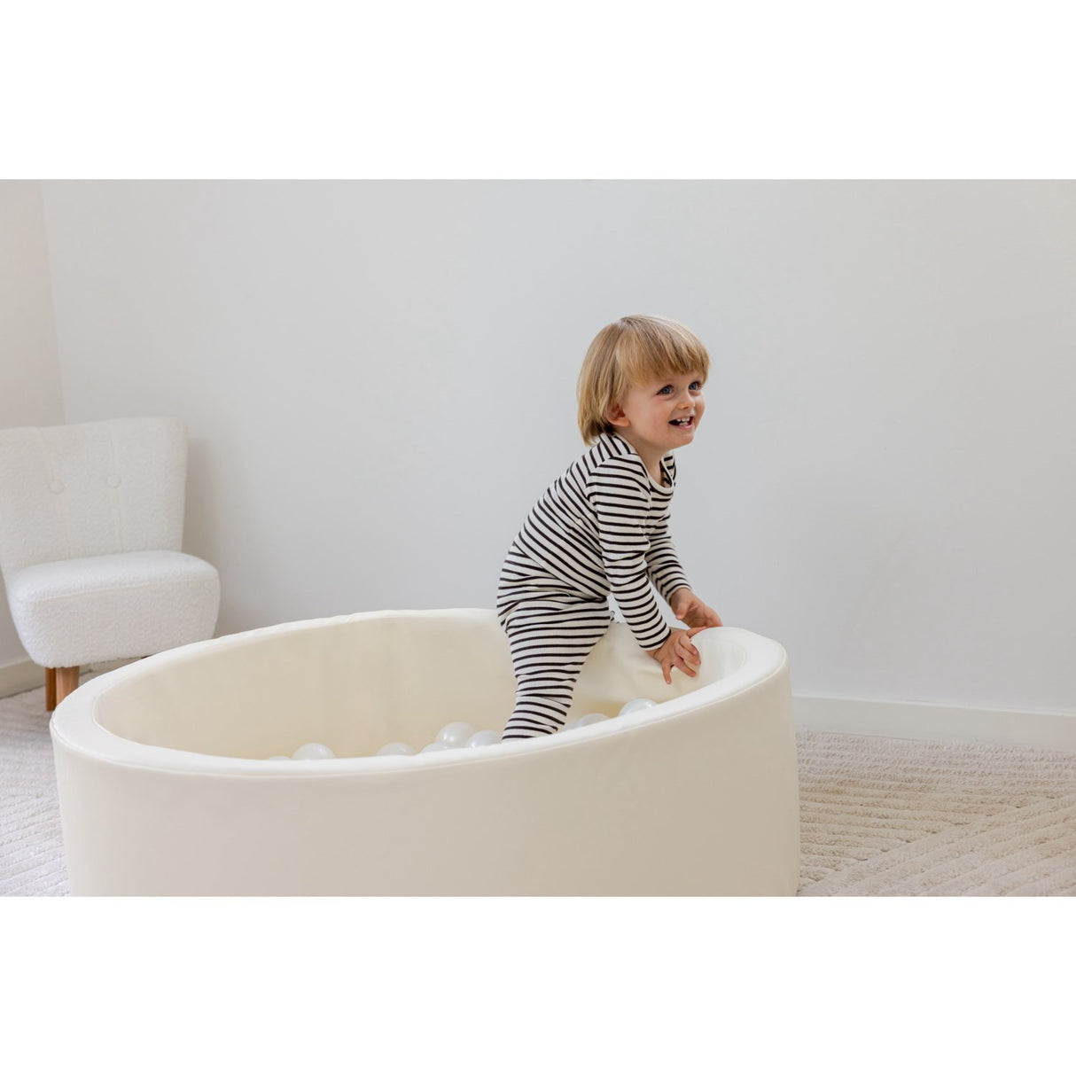 Tumble Time Vanilla Ball Pool i Vegan PU ø90cm 150 stk. Baller