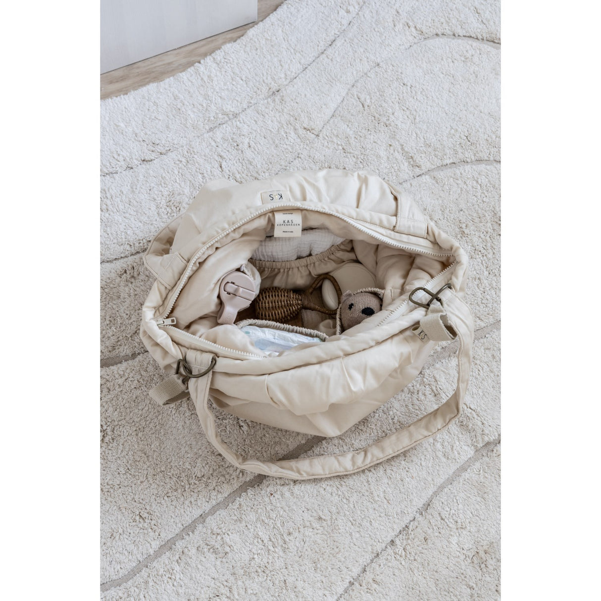 KAS Kopenhagen Beige Kas Multi Purpose Tote Med Fold