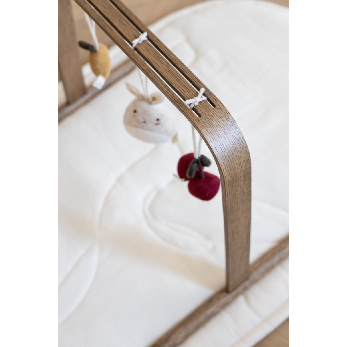 KAS Kopenhagen Cream Hummbird Oval Lekematte