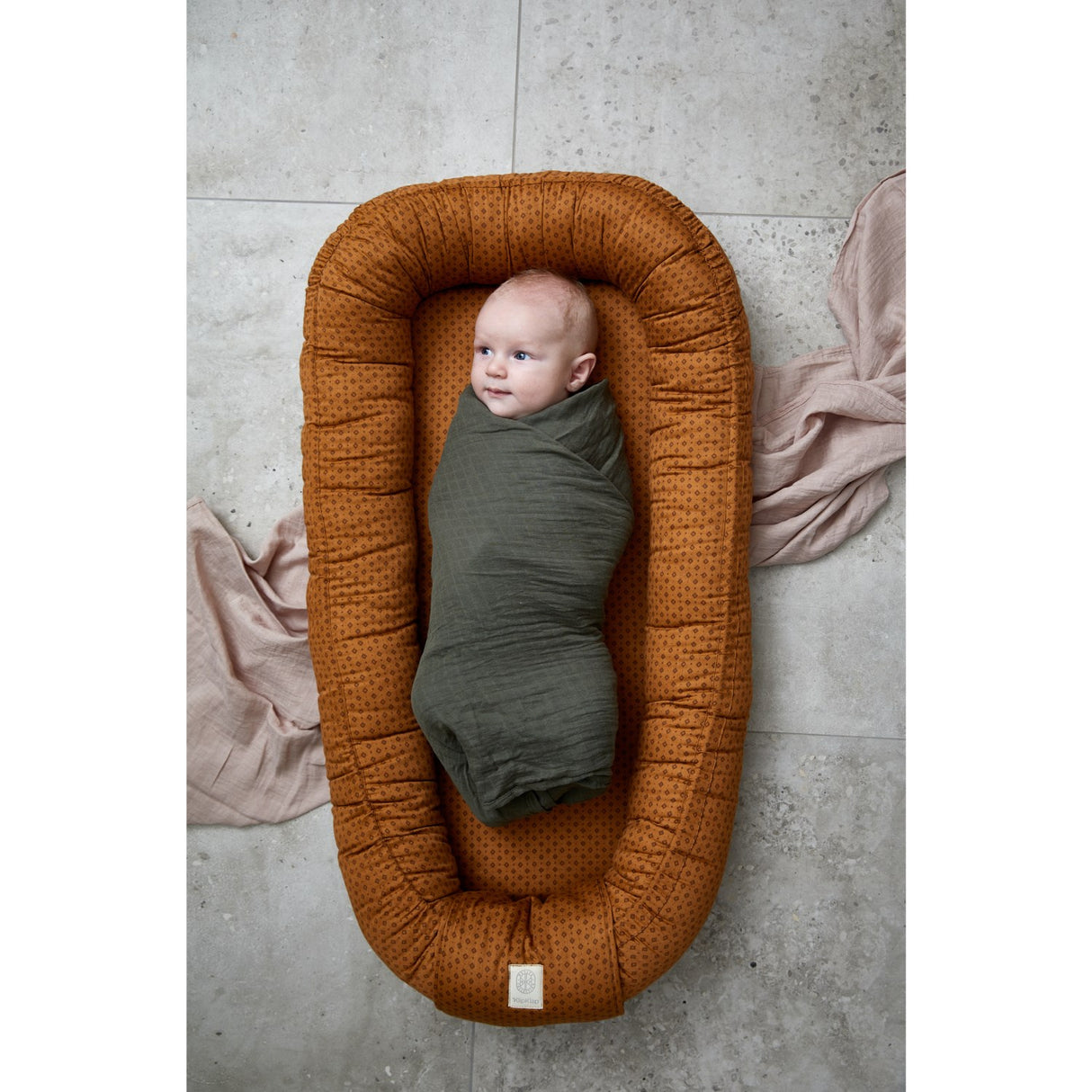 by KlipKlap Brown Indian Diamonds Baby Nest
