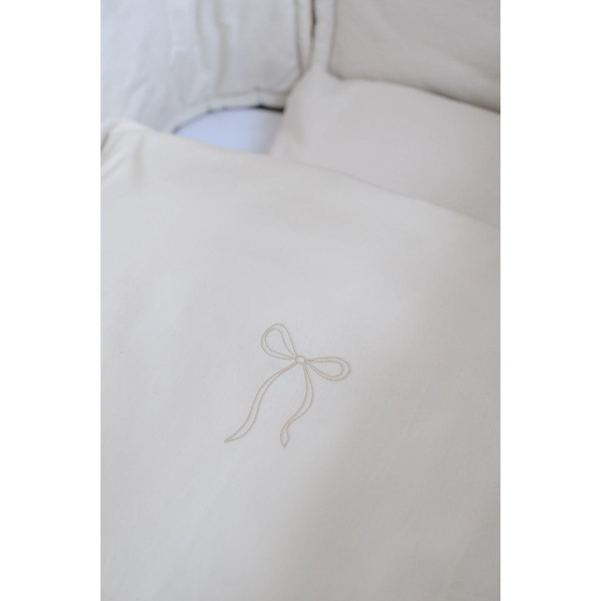 We Are Bitte X Luksusbaby Light Sand Baby Sengetøy Bue