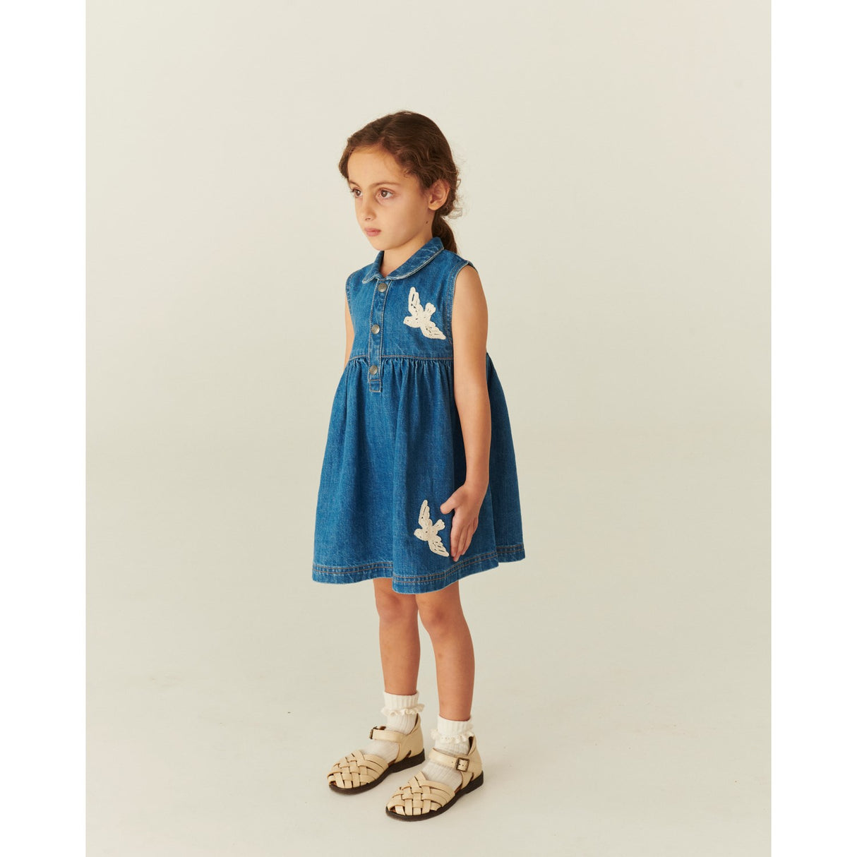 COPENHAGEN COLORS Indigo Blue Washed Denim Kjole W. Crochet Doves