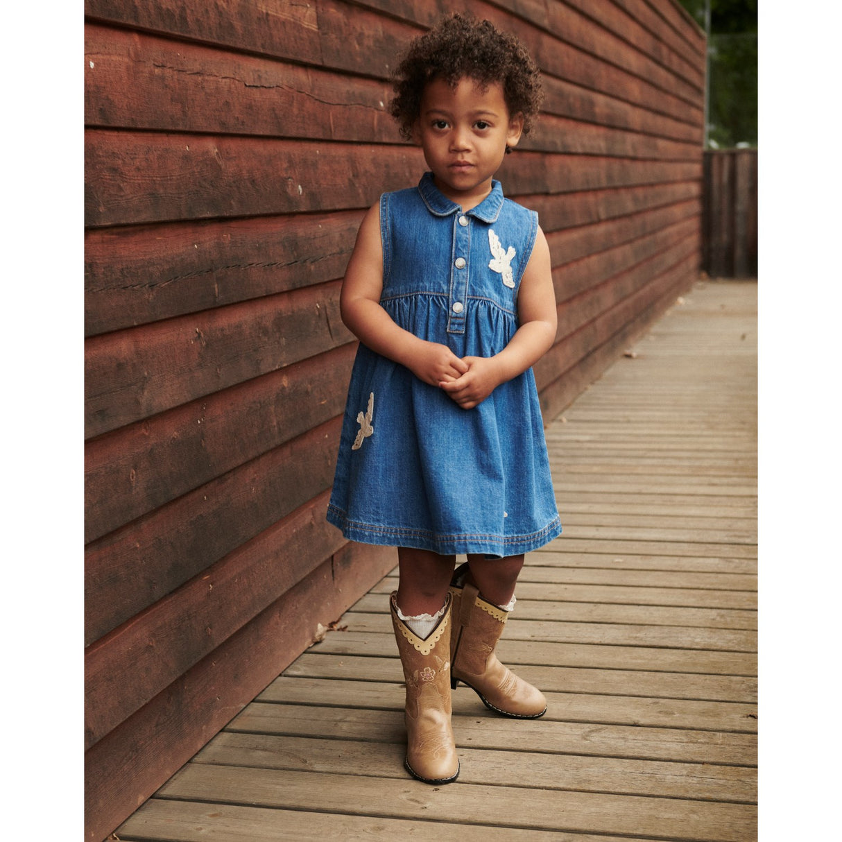 COPENHAGEN COLORS Indigo Blue Washed Denim Kjole W. Crochet Doves