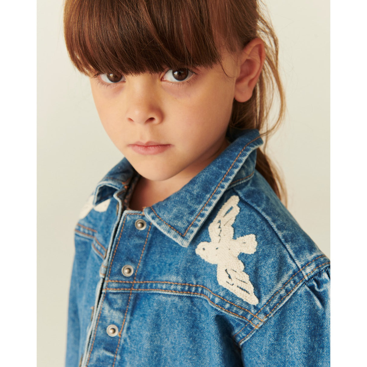 COPENHAGEN COLORS Indigo Blue Washed Denim Frill Jakke W. Crochet Doves