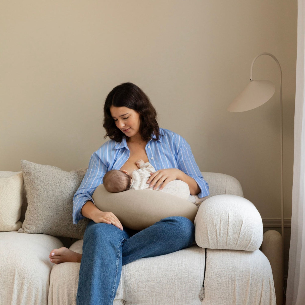 bbhugme Seashell Beige Nursing Pute