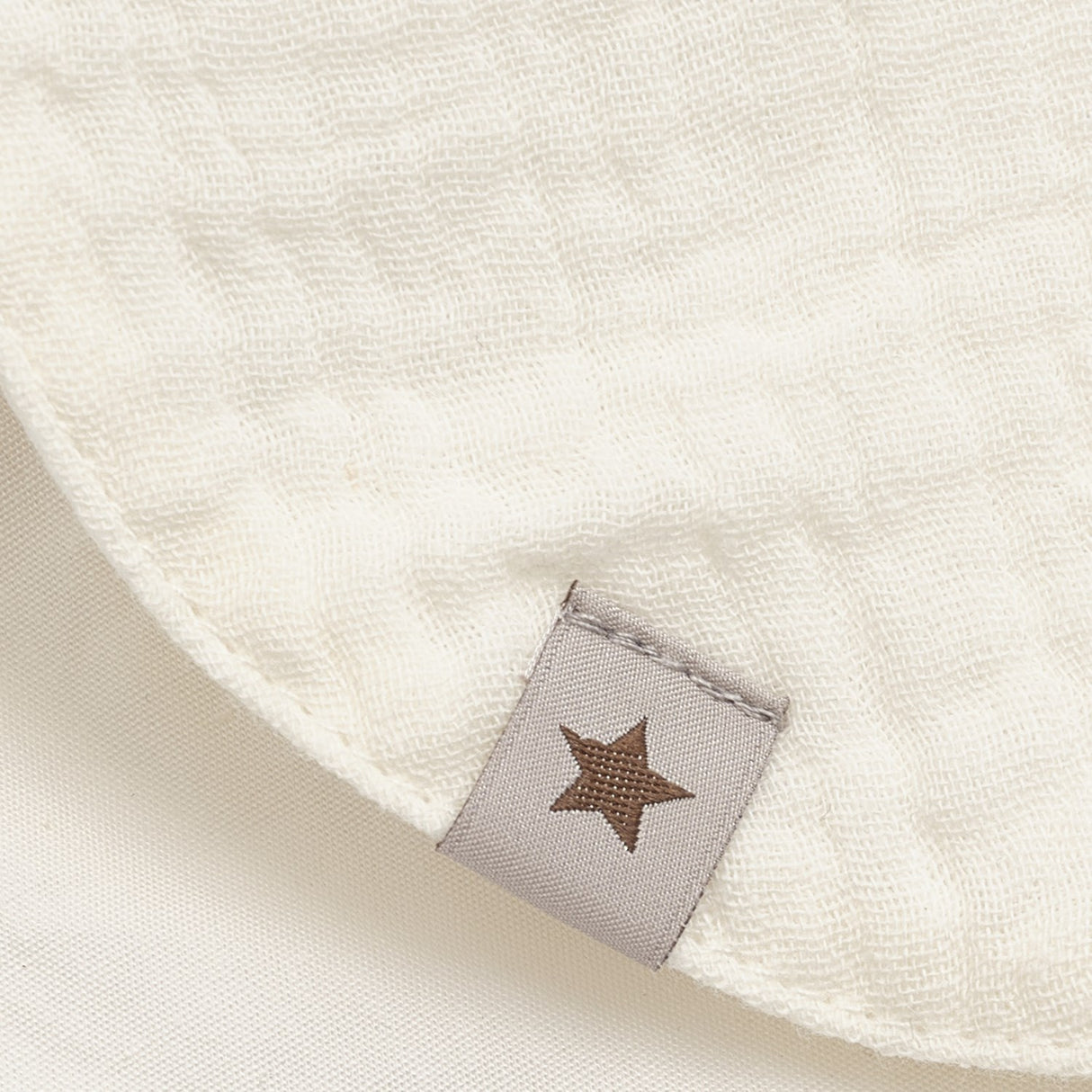 Huttelihut Antique White Summer Lue Ears Muslin