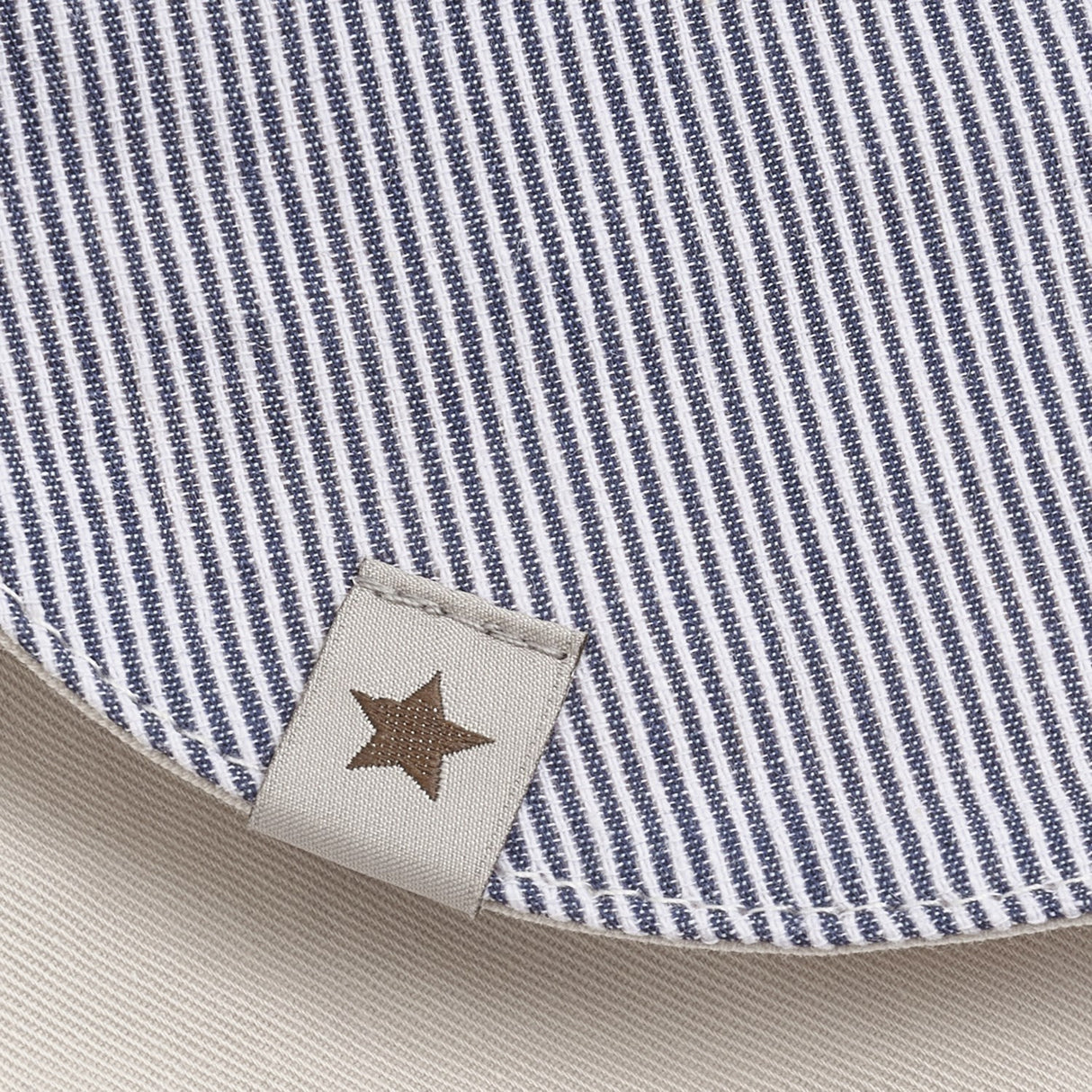 Huttelihut Bering Sea Sun Lue Stripe - Upf 40+