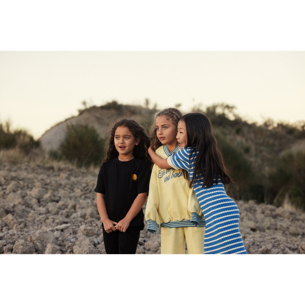 Mini Rodini Yellow To The Moon Emb Collegegenser