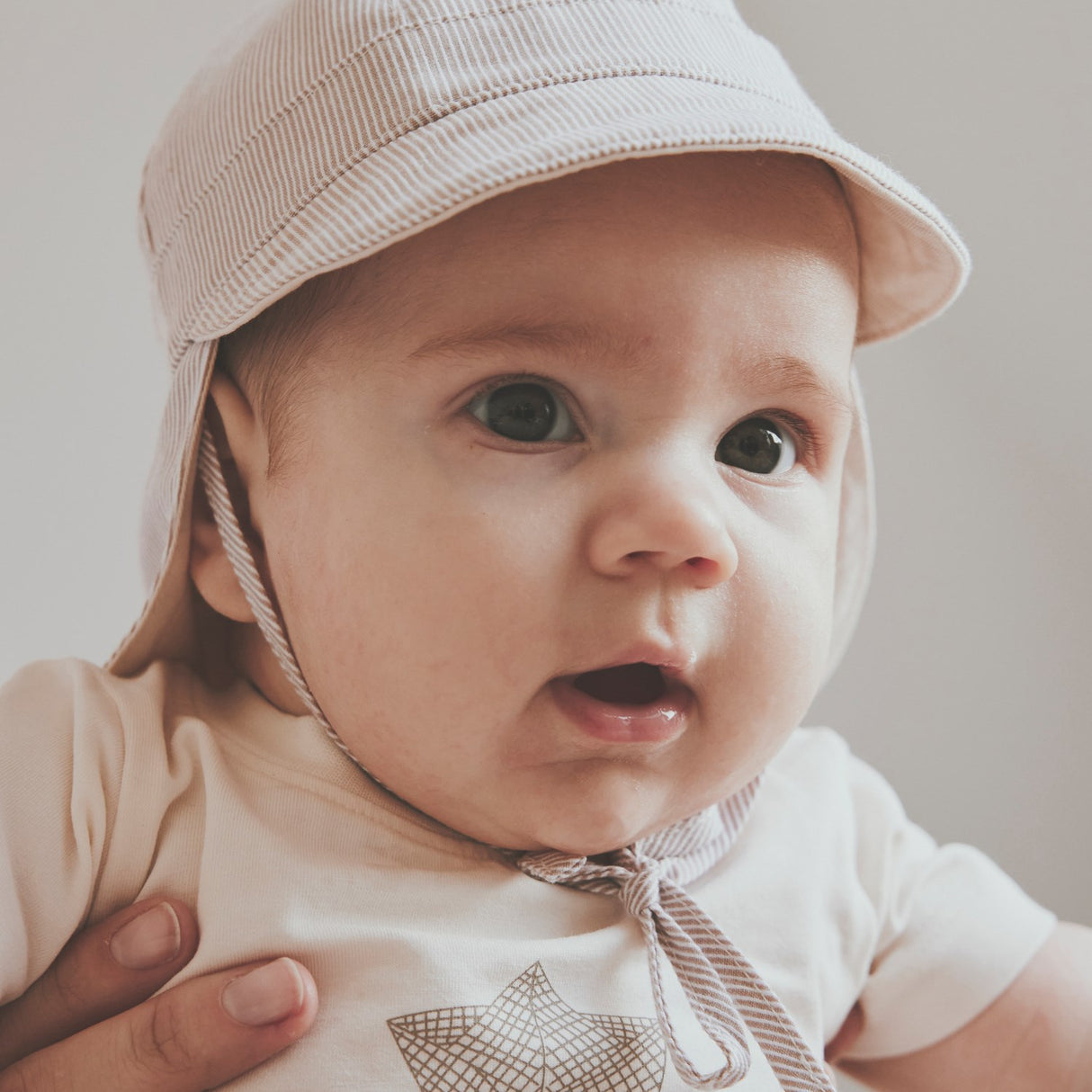 Huttelihut White Pepper Sun Lue Stripe - Upf 40+