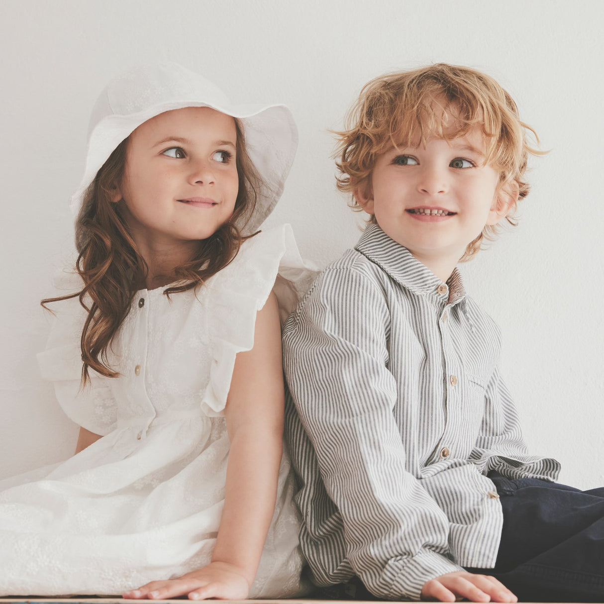 Huttelihut Antique White Summer Lue Embroidery