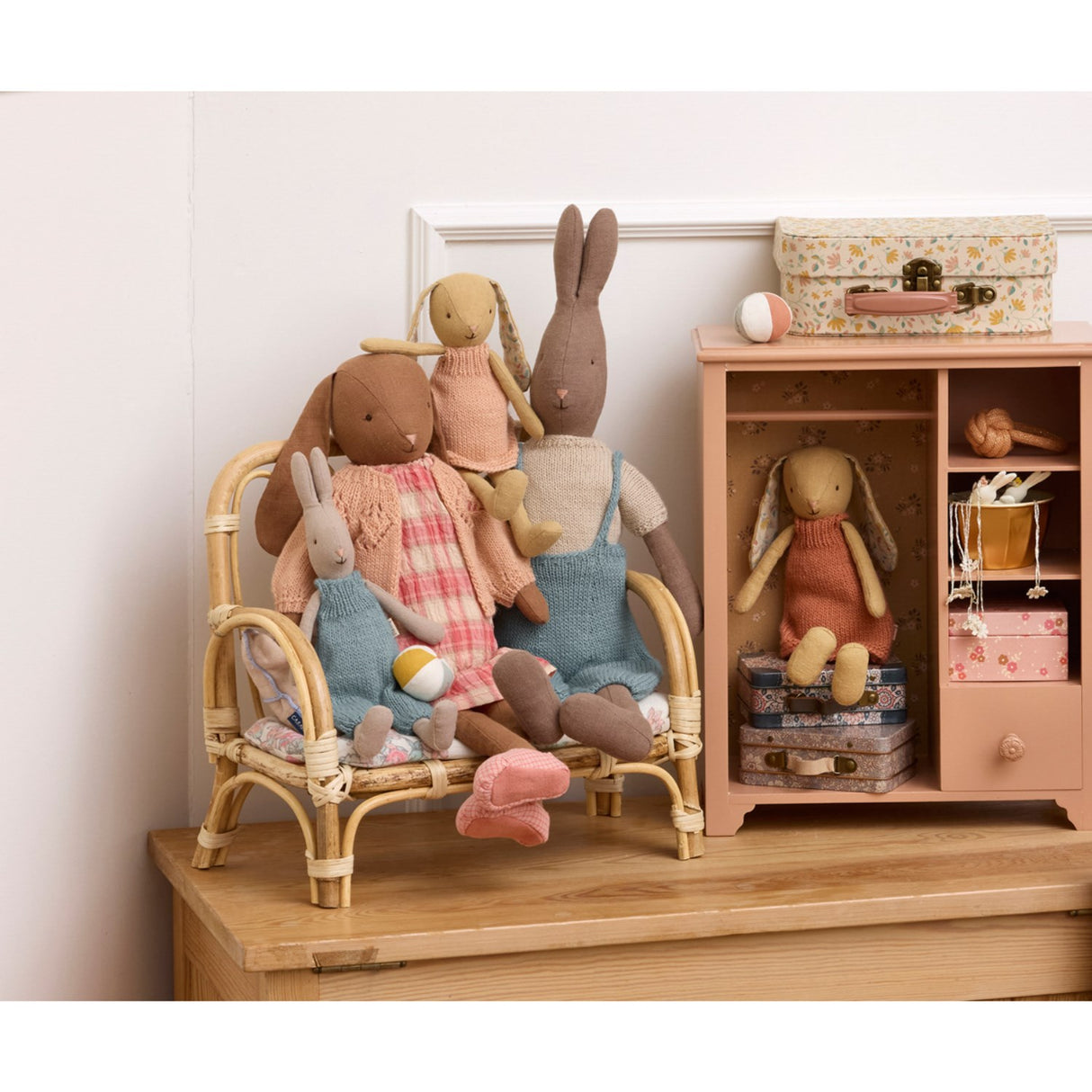 Maileg Kanin, Størrelse 3 - Brun - Strikket Blue Og Overall