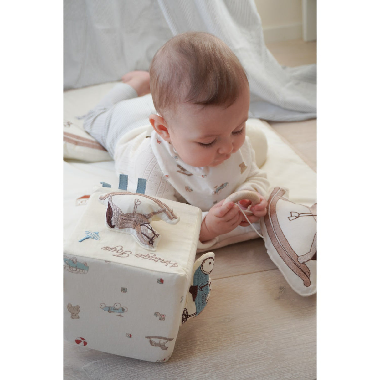 Cam Cam Copenhagen Vintage Toys Activity Cube