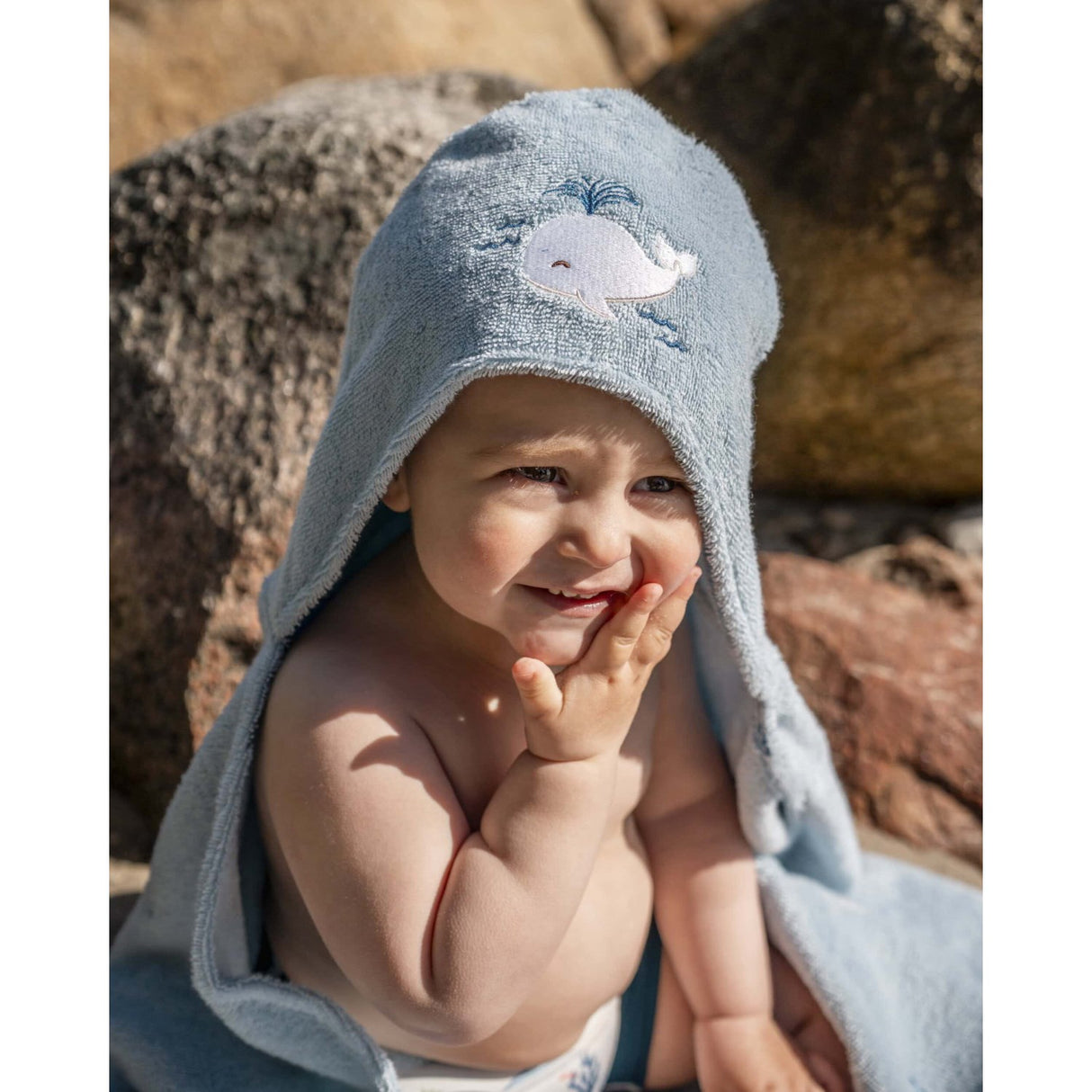 FILIBABBA Christian's Whale Tales Broderet Badehåndklæde Med Hette GOTS