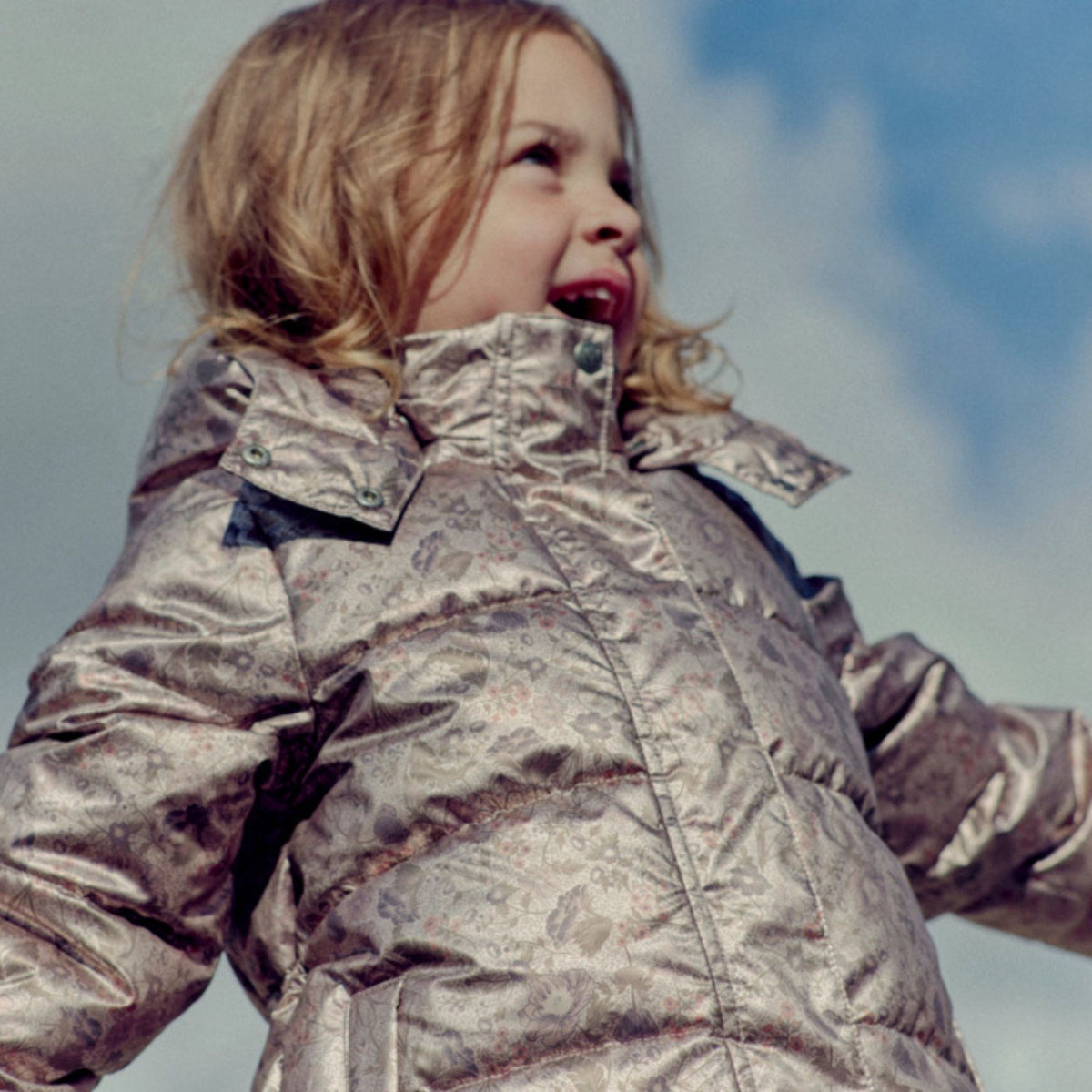 Wheat Golden Flowers Puffer Frakk Yrsa