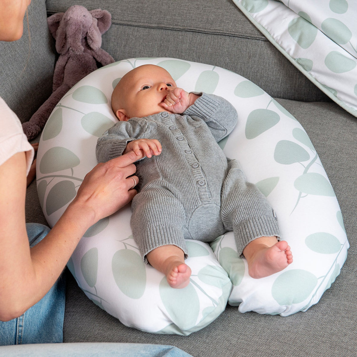 Doomoo Leaf Green Nursing & Pregnancy Pute