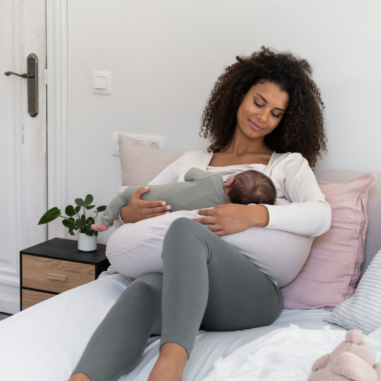Doomoo Beige Basic Nursing & Pregnancy Pute