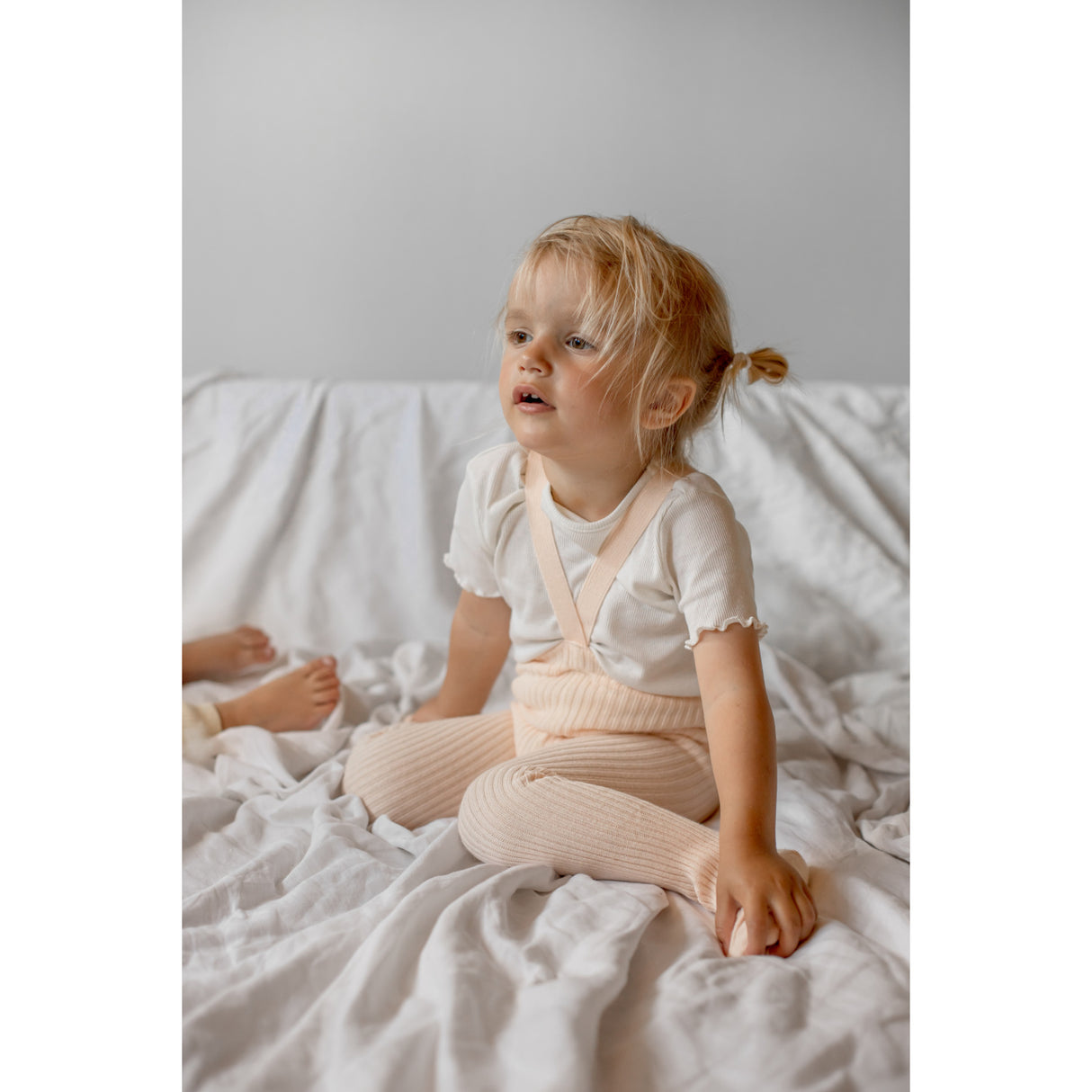 Silly Silas Hippy Footed Strømpebukser Med Braces Silky Peach
