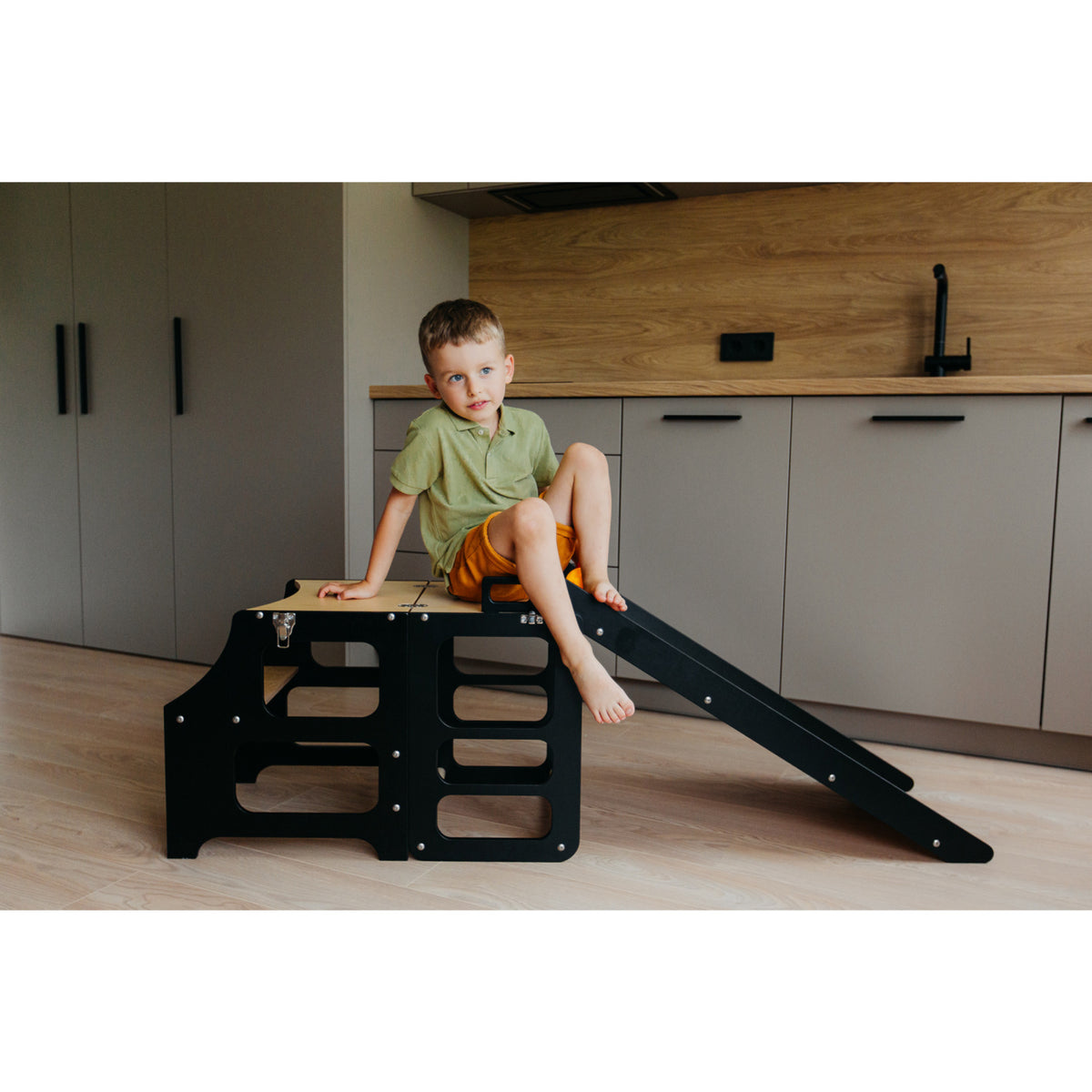 Duck Woodworks Black Foldbar EC Kitchen Tower Med Slide Sett