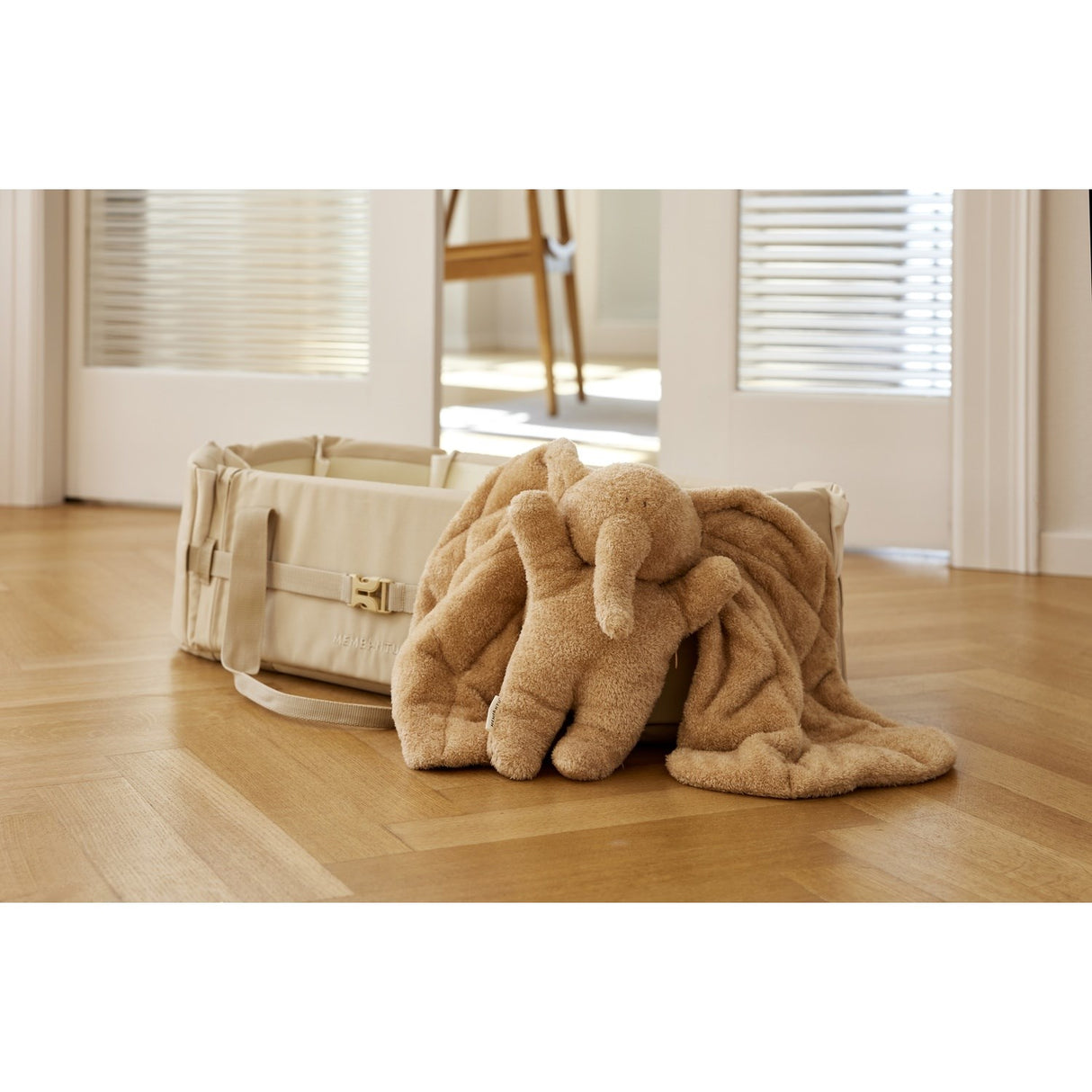 MEMBANTU Brown Warm & Weight Plys Magma01