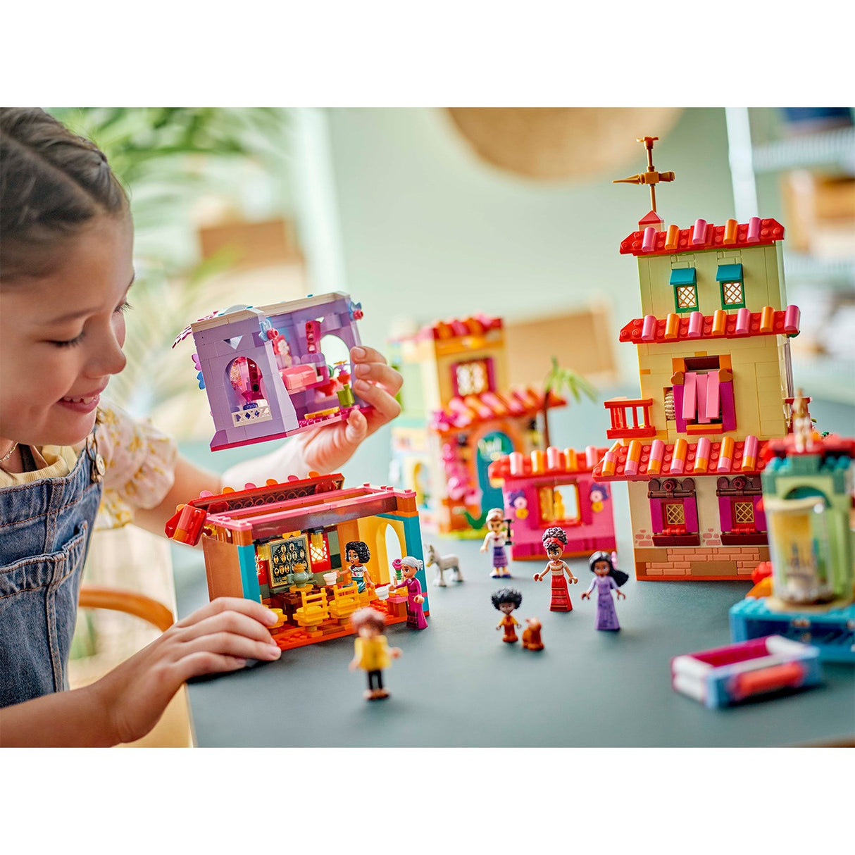 LEGO® Disney™ Det magiske madrigalhuset