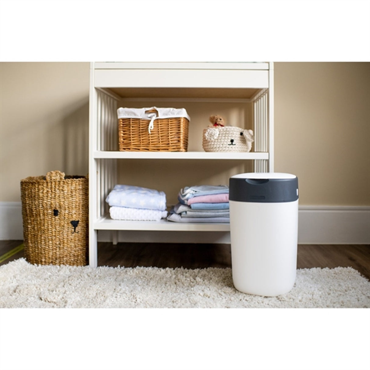 Tommee Tippee Twist & Click Bleiebøtte White