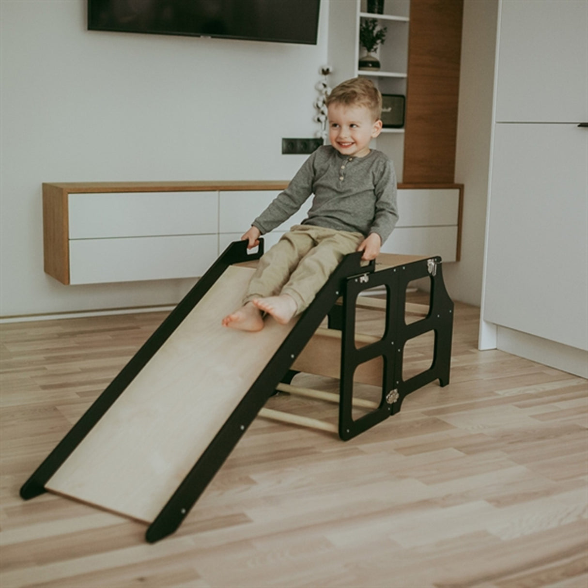 Duck Woodworks Foldable Kitchen Tower w. Slide Black