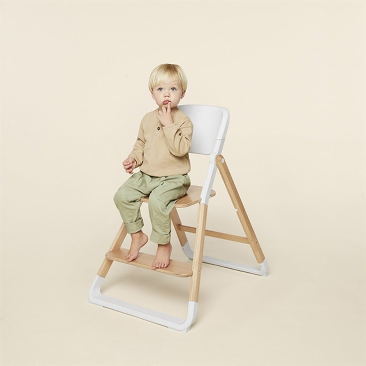 Ergobaby Evolve Chair Natural Wood White