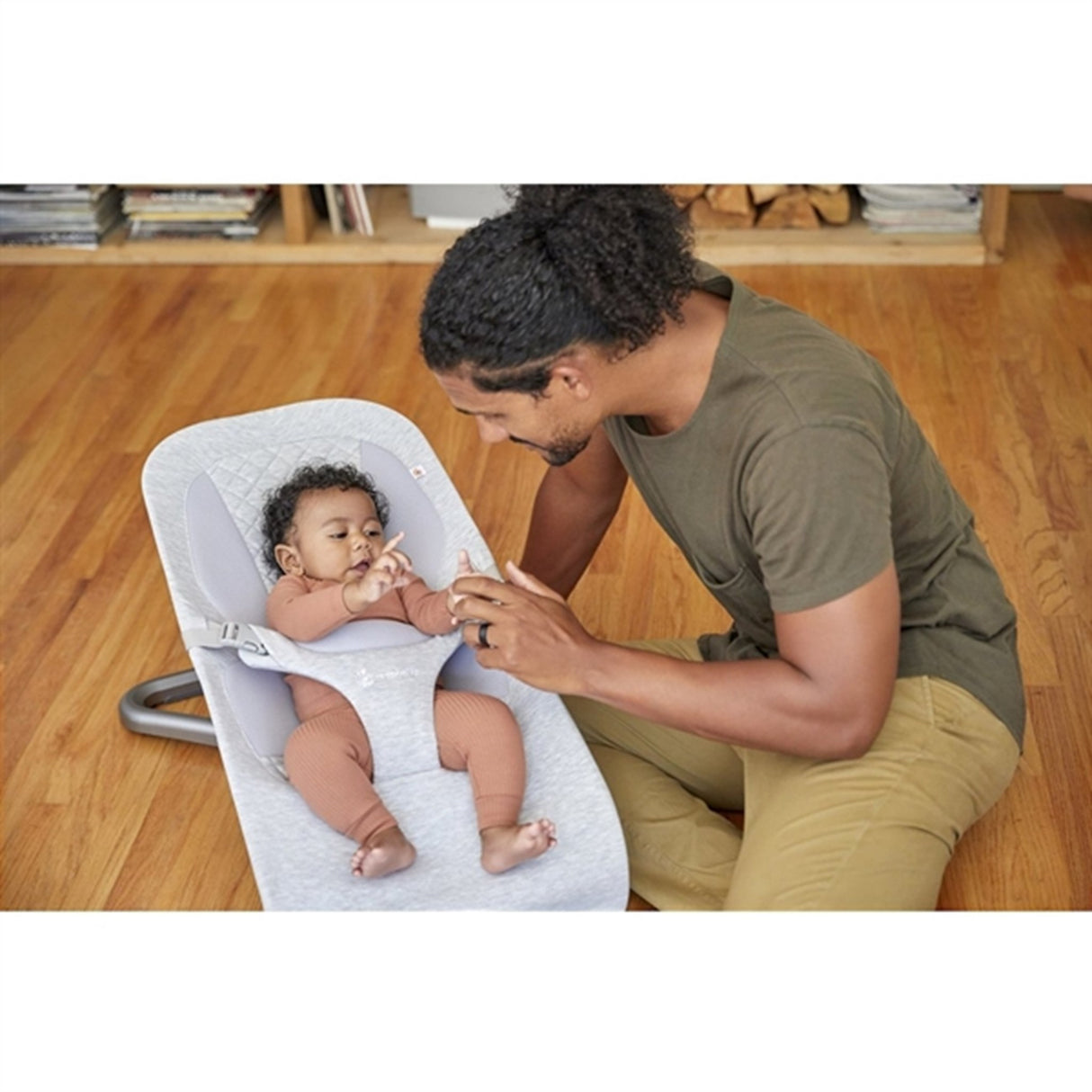 Ergobaby Evolve 3-I-1 Hvilestol Light Grey