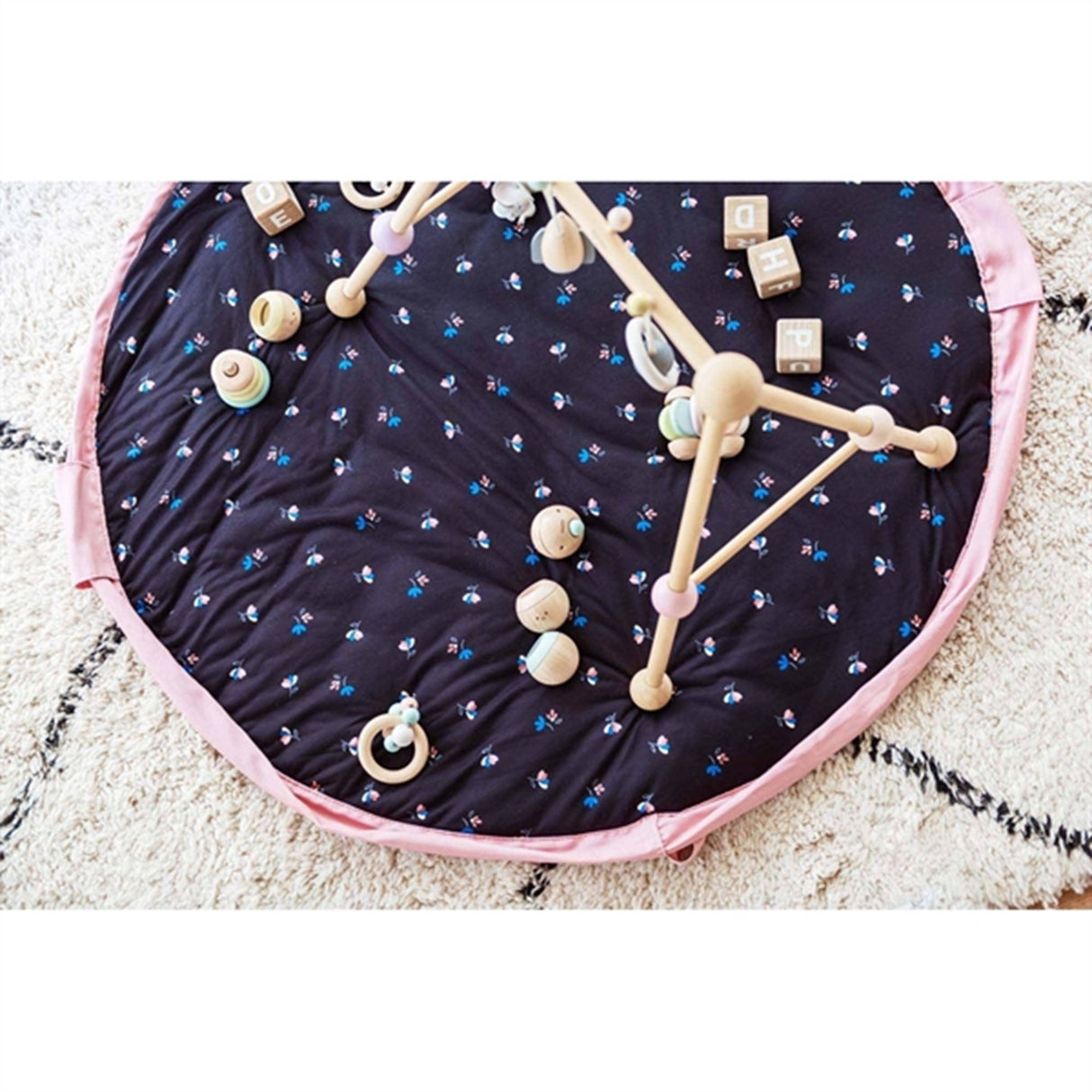 Play&Go 3-i-1 Leketeppe Soft Flowers