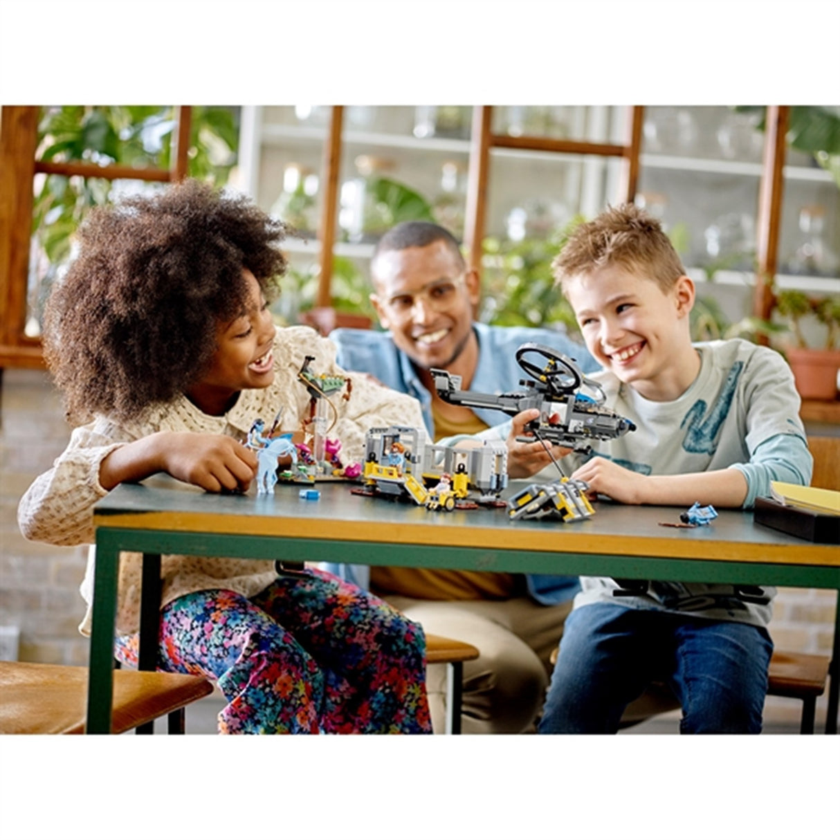 LEGO® Avatar De Svevende Fjellene: Anlegg 26 og RDA Samson