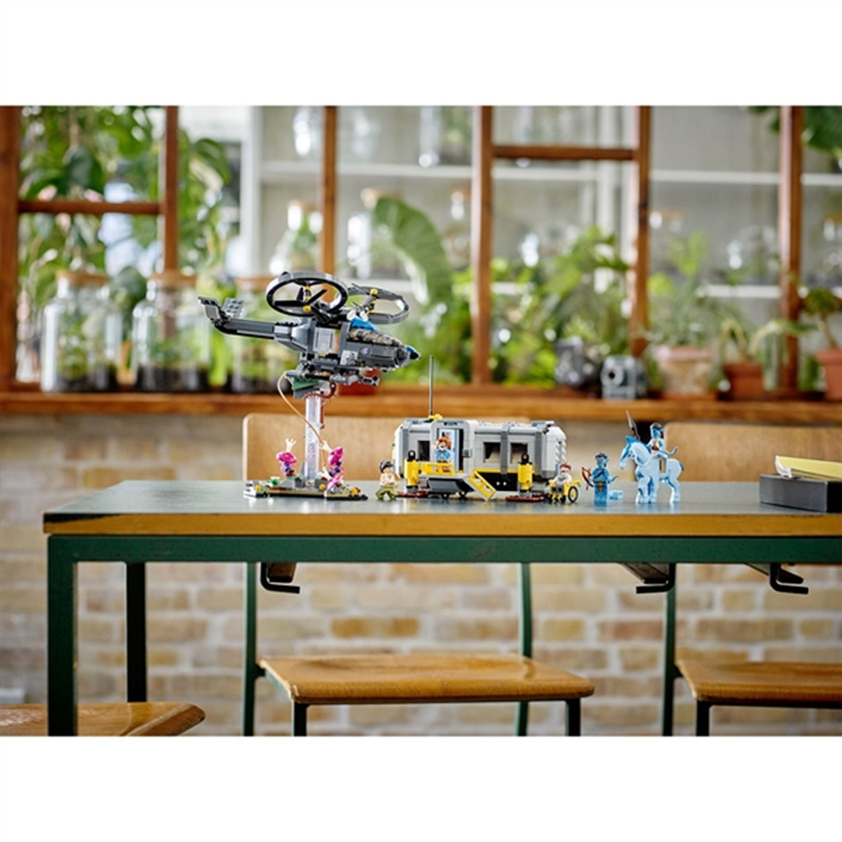 LEGO® Avatar De Svevende Fjellene: Anlegg 26 og RDA Samson