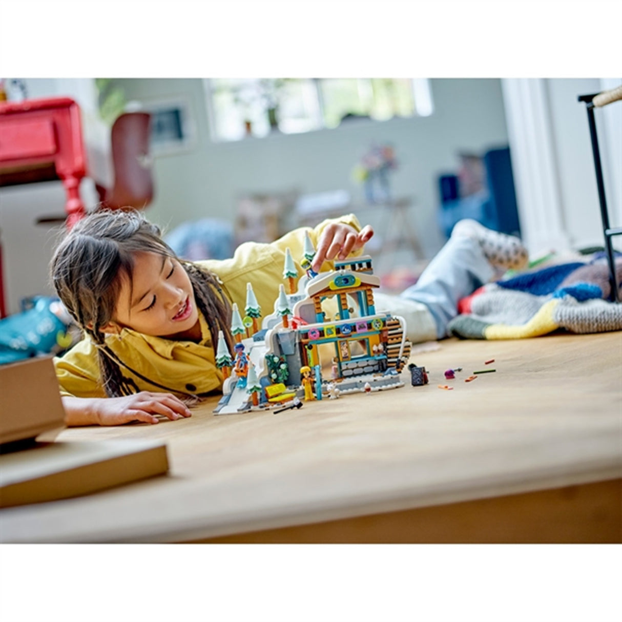 LEGO® Friends Skibakke og Kafé