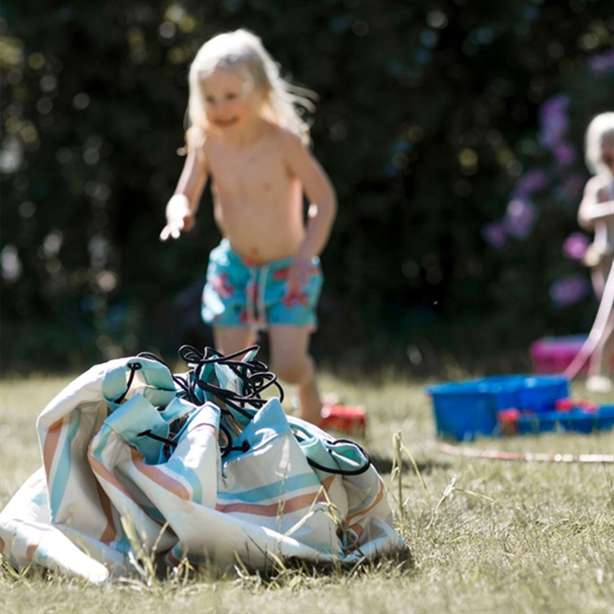 Play&Go 2-i-1 Leketeppe Outdoor Stripes