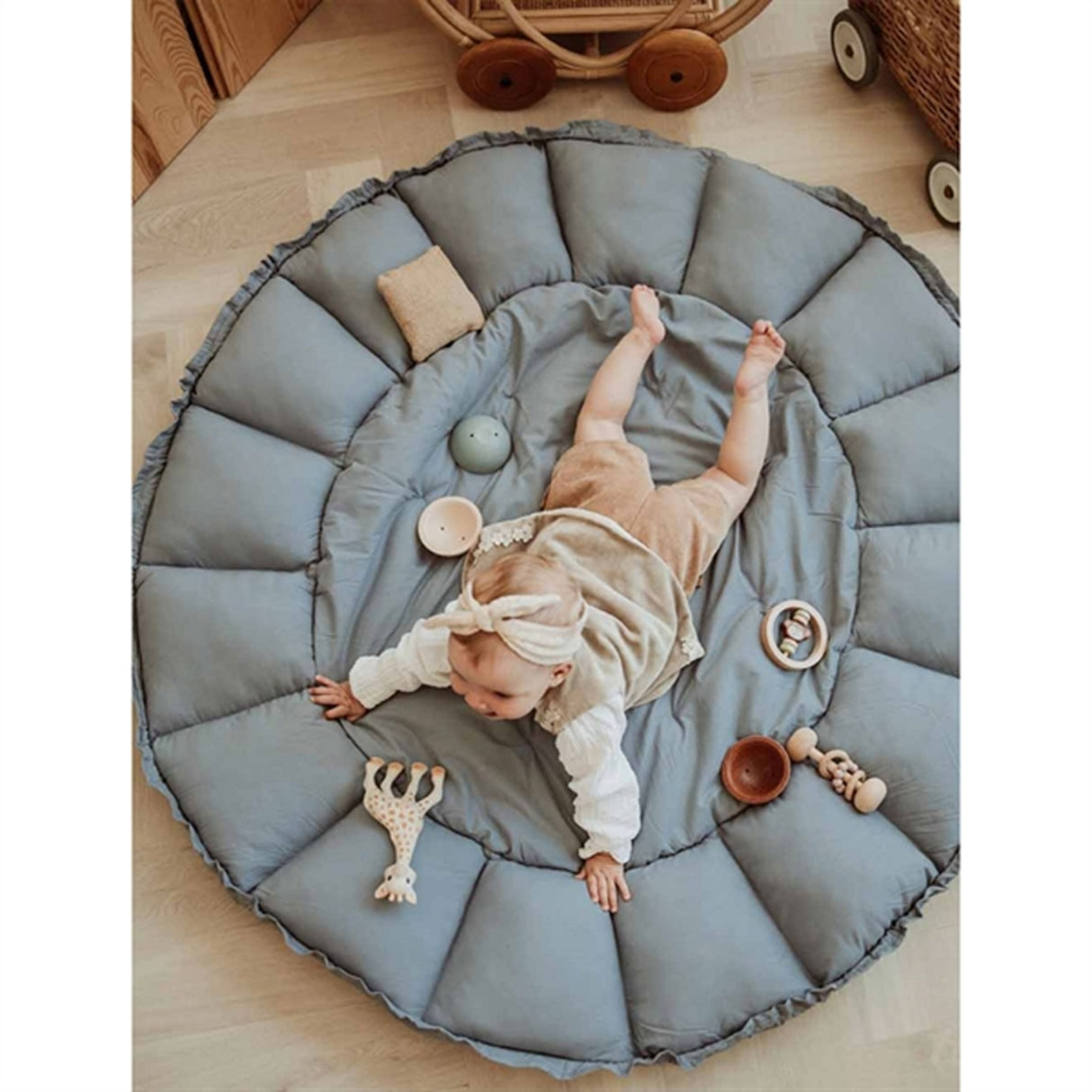 Play&Go 3-i-1 Leketeppe Organic Bloom Dusty Blue