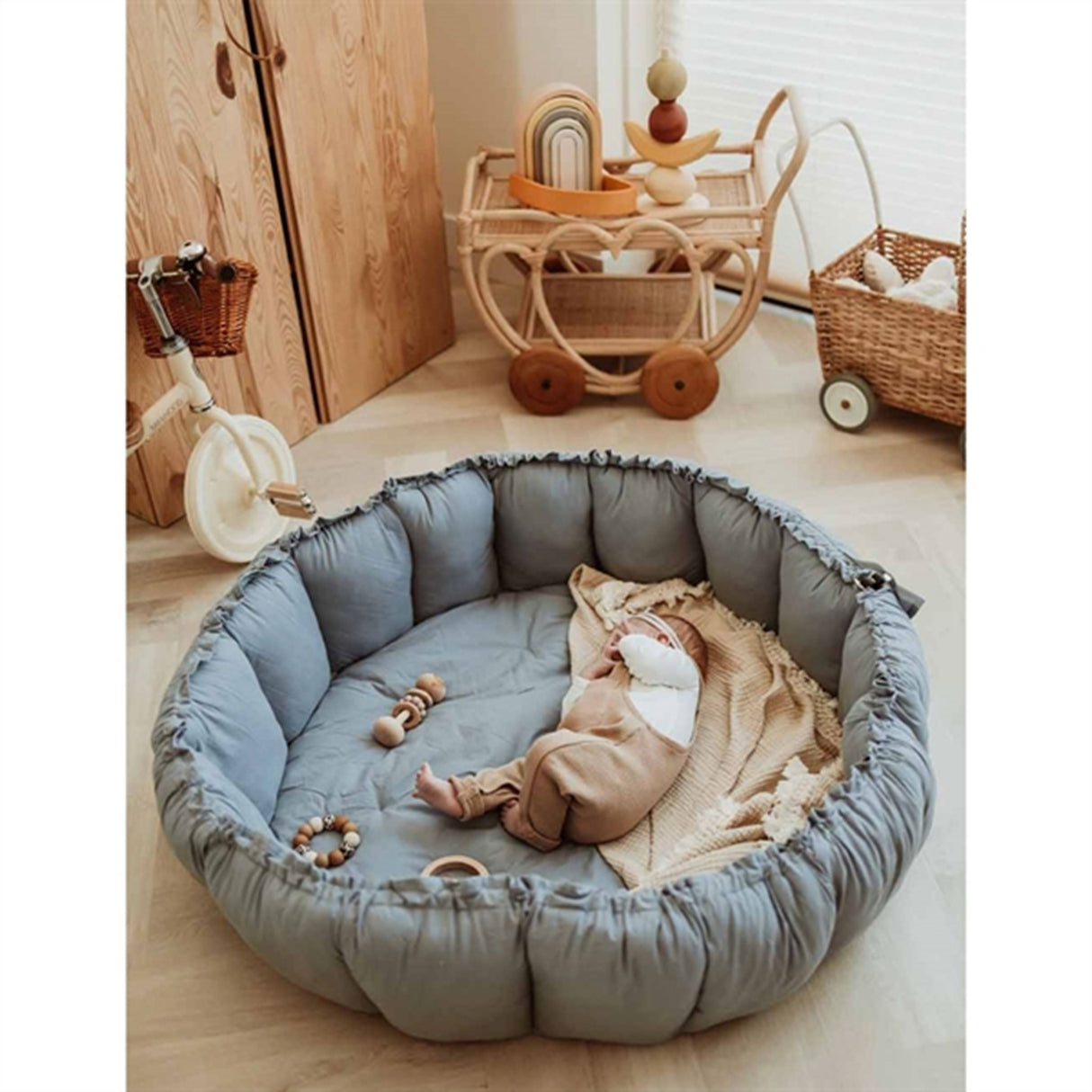 Play&Go 3-i-1 Leketeppe Organic Bloom Dusty Blue