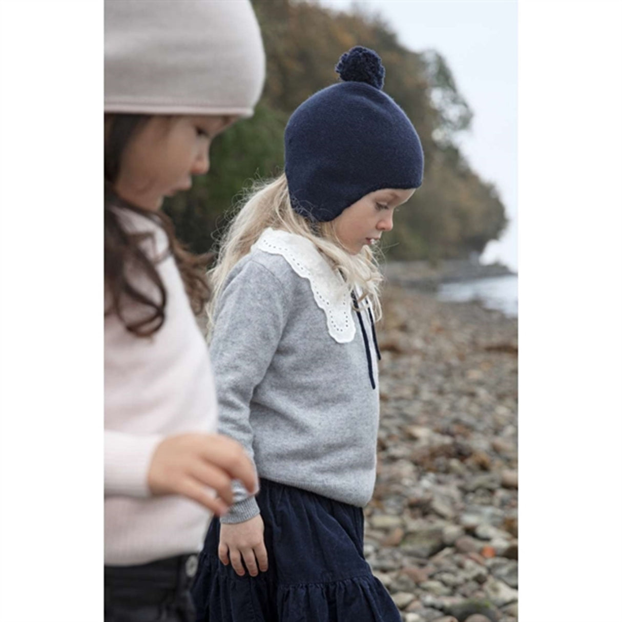HOLMM Navy Pom Pom Cashmere Strikk Lue