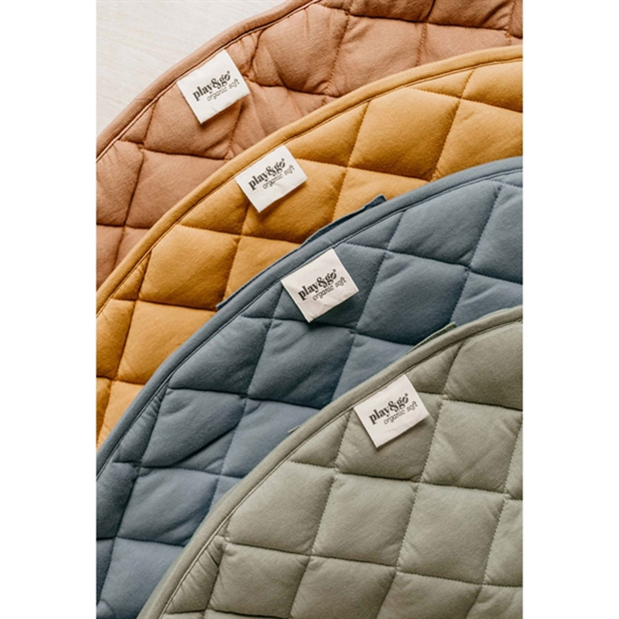 Play&Go 2-i-1 Leketeppe Soft Organic Mustard Chai Tea