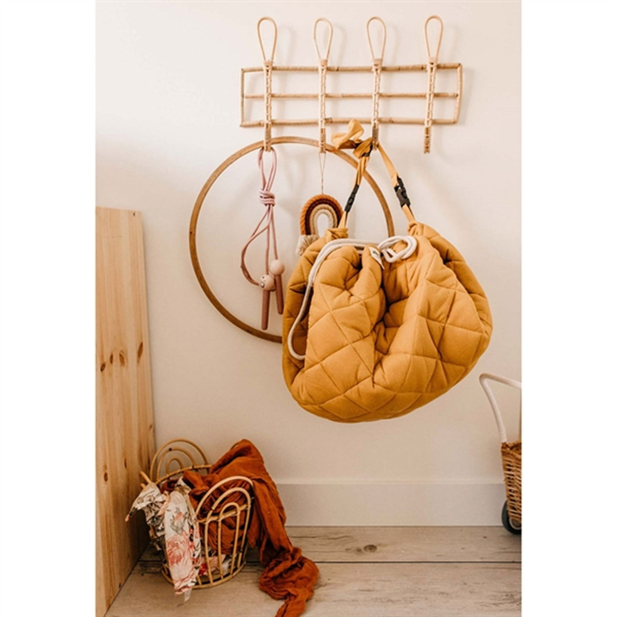 Play&Go 2-i-1 Leketeppe Soft Organic Mustard Chai Tea