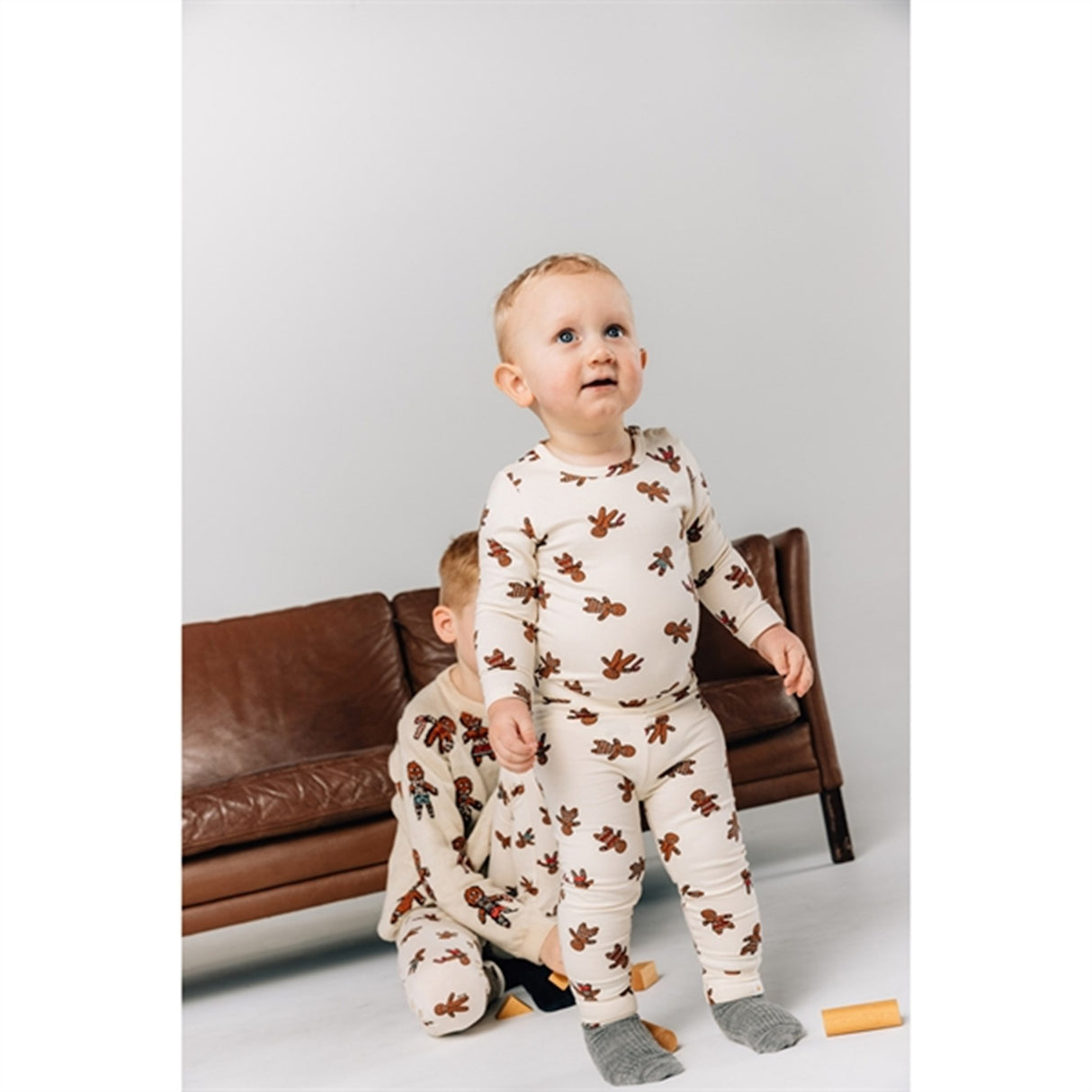 THE NEW Siblings White Swan Ginger Aop Holiday Leggings