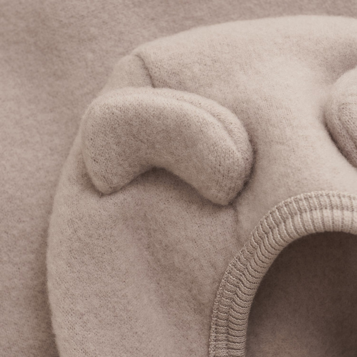 Huttelihut Mahogany Rose Jacket Ears Wool Fleece