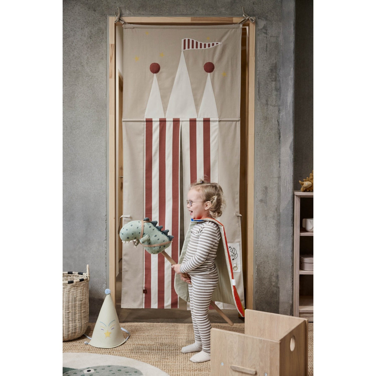 OYOY Clay/Red slottsdør