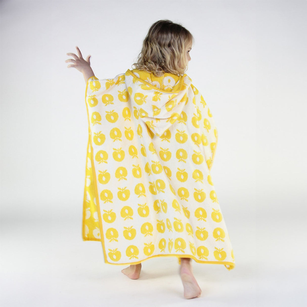 Småfolk Yellow Badeponcho Til Børn Med Æbler