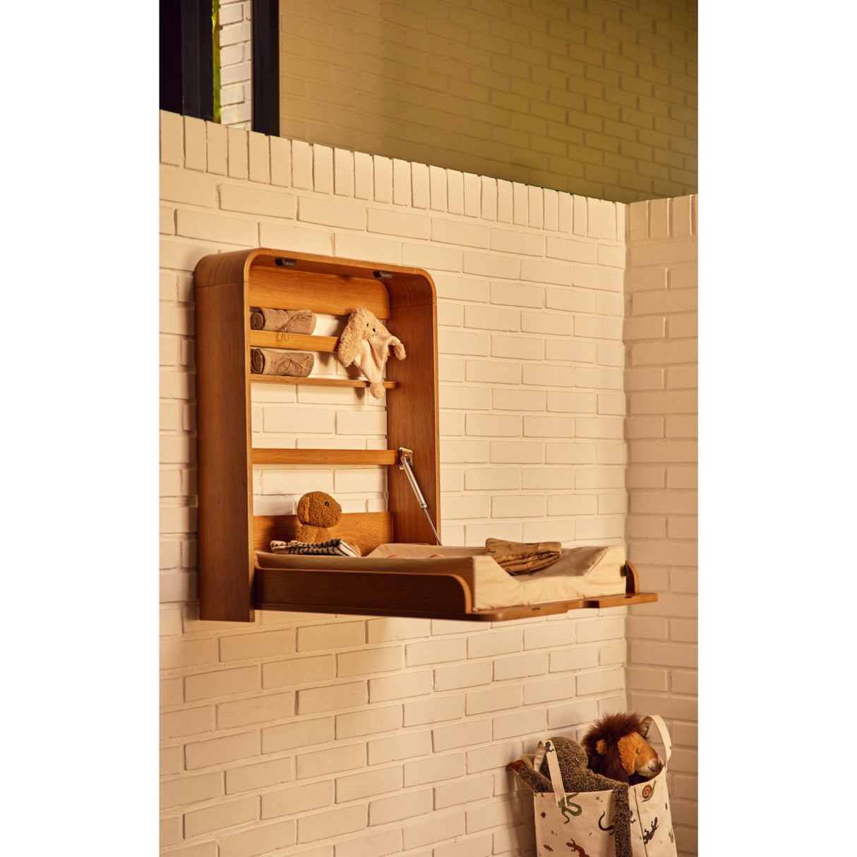 FLEXA Oak Væghængt Stellebord