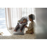 BabyBjörn Light Grey Skråstol Bliss Blomsterbladsquilt