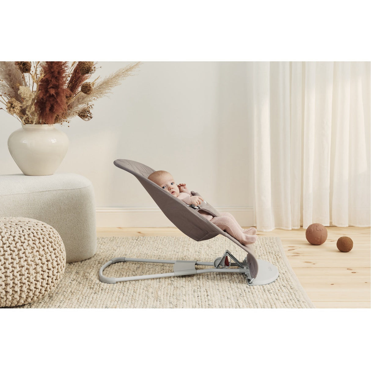 BabyBjörn Sand Grey Skråstol Bliss Blomsterbladsquilt