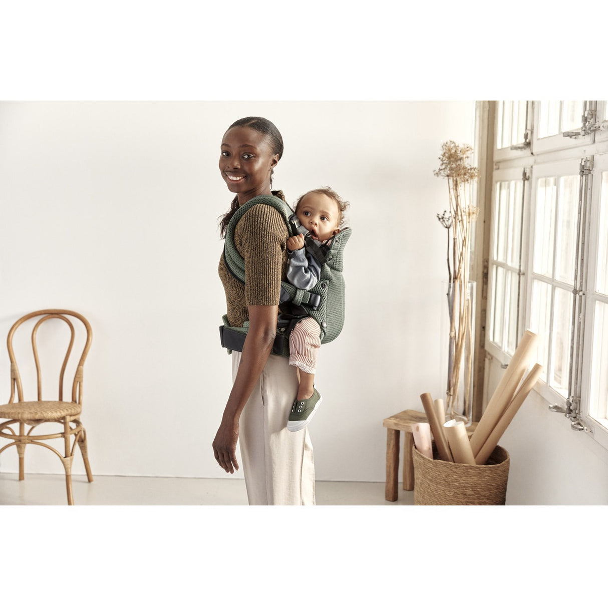 BabyBjörn Dark Green Baby Baby-bærer Harmony