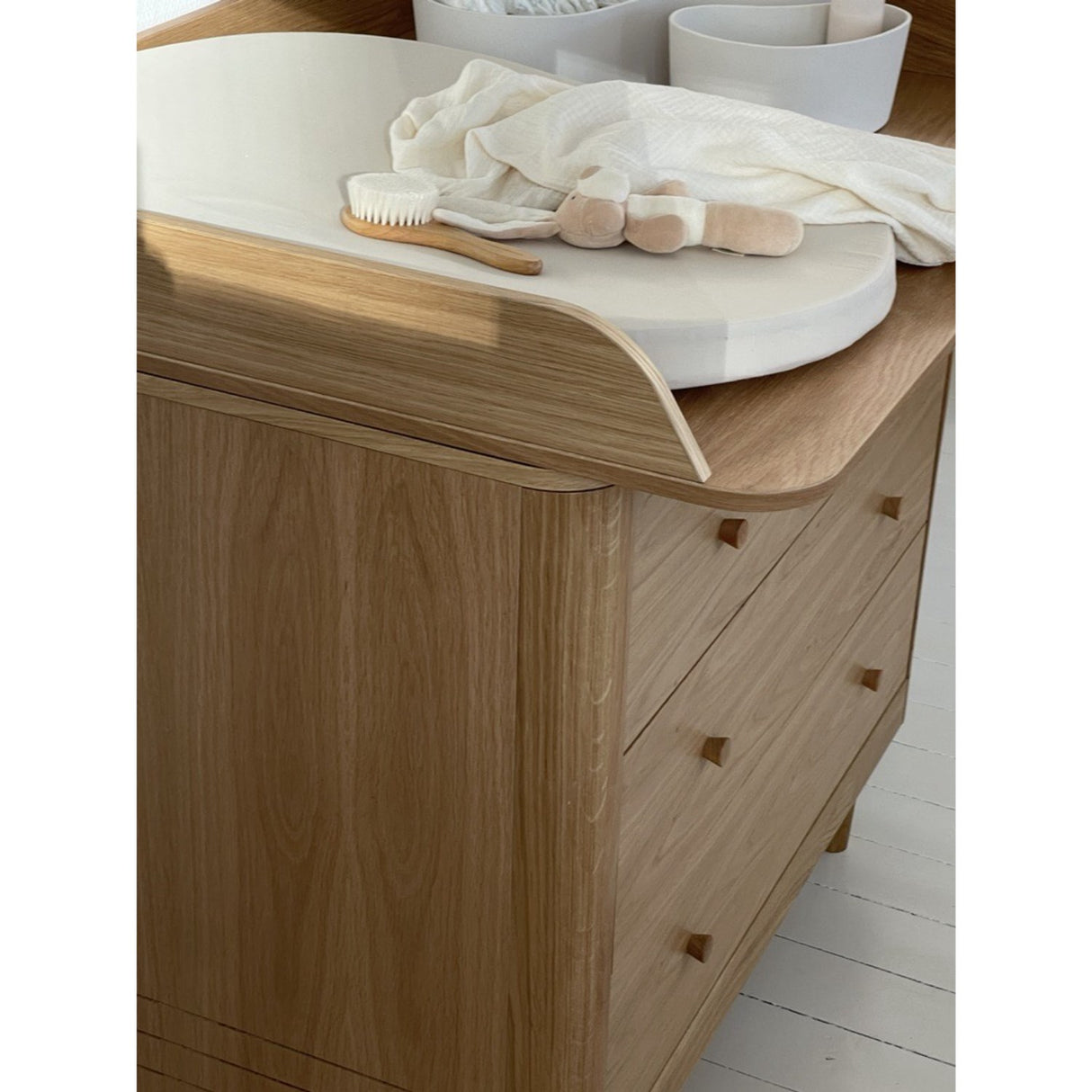 We Are Bitte Light Stone Oval Stellepute