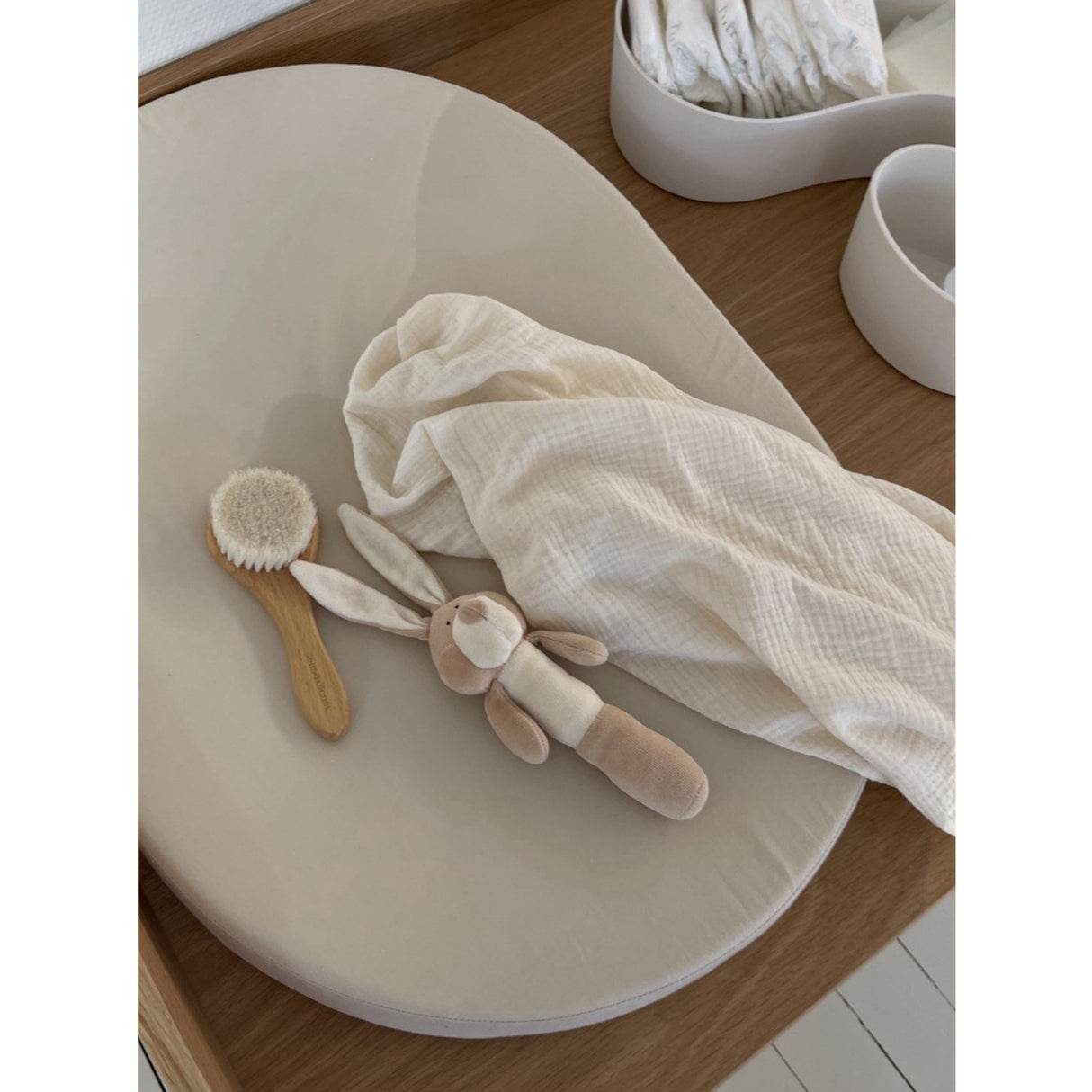 We Are Bitte Light Stone Oval Stellepute